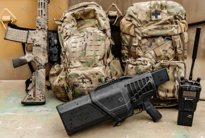 DroneShield DroneGun Mk4 (m.) und RfPatrol Mk2 (r.) sind ausgelegt für den hochmobilen Einsatz wie bei Spezialkräften oder der Infanterie.
