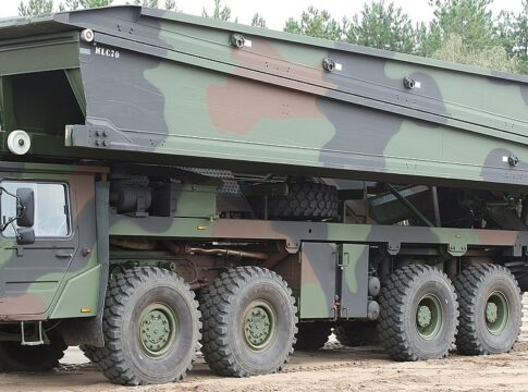 Die Leguan-Brücke, hier auf Fahrgestell MAN 8x8, soll für Dänemark auf einer 10x10-Plattform von Tatra geliefert werden.