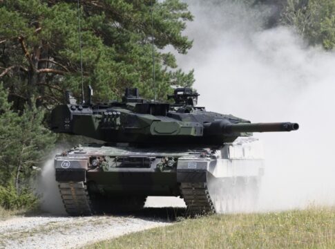 Rolls-Royce ist von KNDS mit der Lieferung von über 300 mtu-Motoren für neue Kampfpanzer Leopard 2 beauftragt worden.