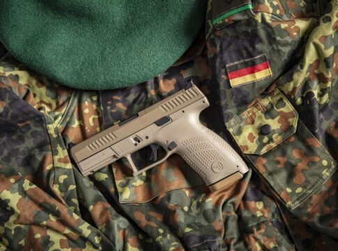 Die CZ P-10 C OR wird als P13 bei der Bundeswehr eingeführt.