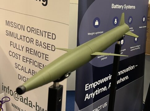Auf der Enforce Tac 2026 zeigt die Mosolf Business Unit Special Vehicles das Drohnenabwehrsystem DroneHammer.