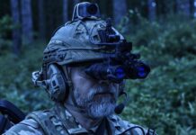Die Theon NYX Nachtsichtbrille, auf der die Squad Binocular Night Vision Goggles (SBNVG) basiert.