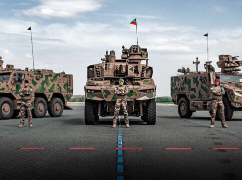 Luxemburg beschafft gepanzerte Fahrzeuge Jaguar und Griffon 5 Luxemburg beschafft die Fahrzeuge des französisch-belgischen Scorpion-Projekts. Von links: Griffon, Jaguar und Serval.