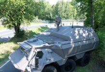 Auf der Enforce Tac 2026 stellte Rheinmetall den Raketenjagdpanzer Fuchs JAGM vor