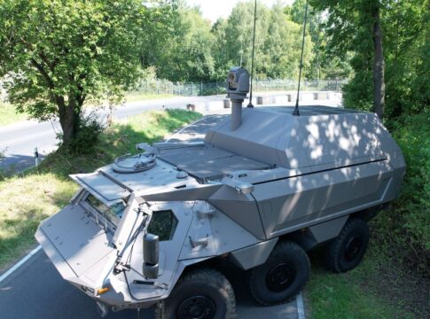 Auf der Enforce Tac 2026 stellte Rheinmetall den Raketenjagdpanzer Fuchs JAGM vor