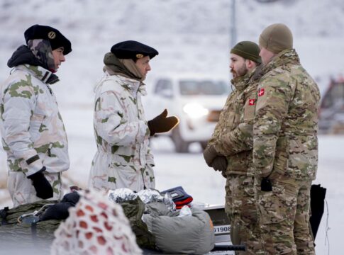 Sicherung der Arktis: NATO startet Operation Arctic Sentry 24 Französische Gebirgsjäger und dänische Soldaten bei der Erkundungsmission für die NATO-Operation Arctic Endurance zur Sicherung der Arktis.