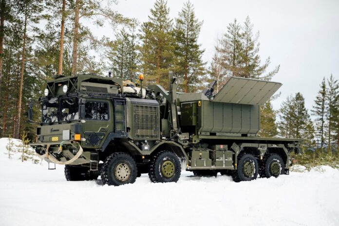 Rheinmetall Nordic präsentierte das Mörsersystem Ragnarok auf HX-Lkw im scharfen Schuss.