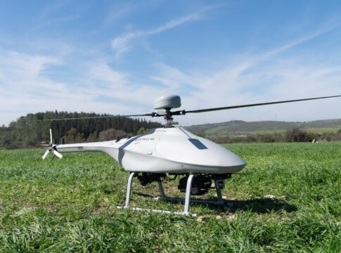 Steadicopter und flyAlchemy intensivieren UAV-Nutzung 17 Das Steadicopter Black Eagle 50E-Drehflügler-UAV-System kann unterschiedlichste Nutzlasten aufnehmen und soll in Zukunft mehr und besser auf die Bedürfnisse der US-Regierung und des US-Verteidigungsministeriums angepasst werden.