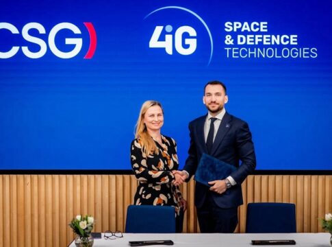 Hirtenberger Defence Systems: CSG erwirbt 49 Prozent Anteil 5 Unterzeichnung der Übernahme des Anteils an Hirtenberger durch CSG: Lenka Smreková und István Sárhegyi.