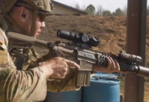 Ein Soldat der U.S. Army mit dem neuen Karabiner XM8 bei Tests im Februar 2026.