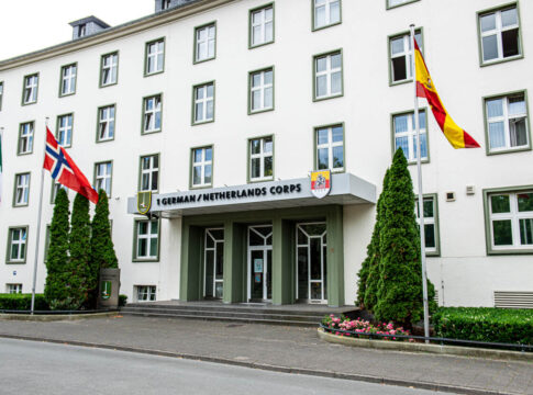 Das Hauptquartier des 1. Deutsch-Niederländischen Korps soll ab Mitte des Jahres NATO-Truppen in Estland und Lettland führen.
