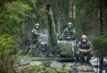 Schwedische Soldaten der kanadisch geführten Multinational Brigade Latvia während der Übung Oak Resolve im vergangenen Jahr.