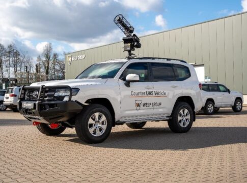 Das Fahrzeugkonzept vereint den geschützten Toyota Land Cruiser 300 aus dem Hause WELP mit dem Störsystem H.P. Marketing & Consulting Wüst GmbH.