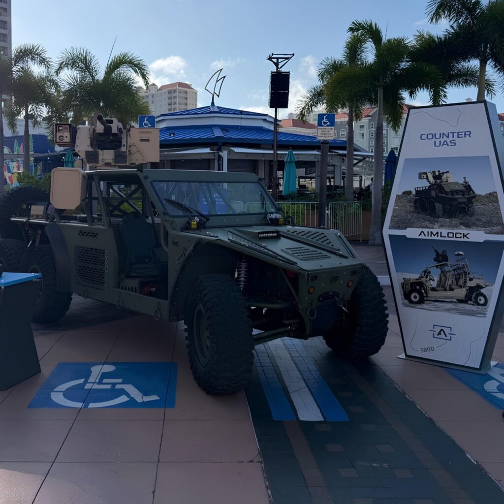 SOF Week: AimLock und FN zeigen "Dune" C-UAV-Lösung 2 „Dune“ integriert die Autonomie-Suite von AimLock in die fernbedienbare Waffenstation Defender Medium von FN.