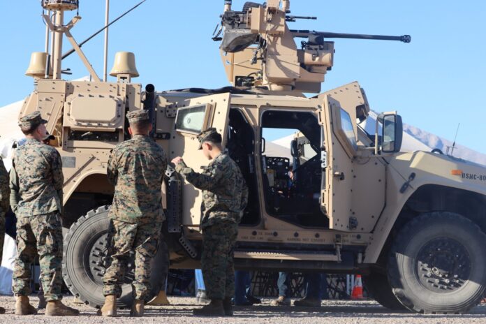 Das Effektor-Fahrzeug des beim U.S. Marine Corps eingeführten Flug- und Drohnenabwehrsystems MADIS.