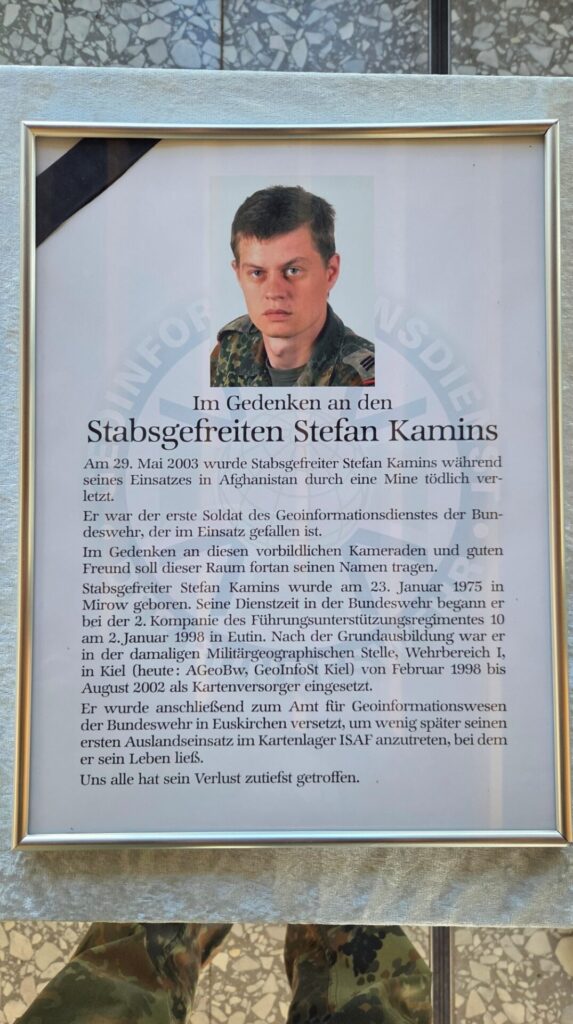 Euskirchen benennt Kasernenzufahrt nach gefallenem Soldaten 5 Stefan Kamins gilt als der erste deutsche Soldat, der während des Afghanistan-Einsatzes durch Fremdeinwirkung gefallen ist.