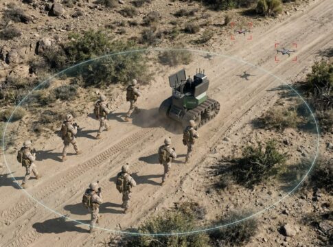 Ondas zeigt MODUS und Iron Wave auf der Eurosatory 2026 25 MODUS von Ondas ist ein mobiler und autonomer Schutz für die Kampftruppe. Das UGV begleitet Trupps, Gruppen oder Züge und agiert autonom bei Bedrohungen.