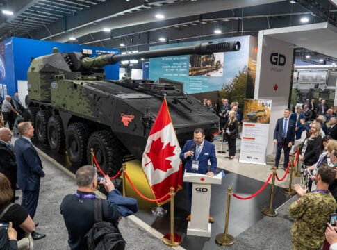 Grizzly Selbstfahrhaubitze auf 10x10-Fahrgestell für Kanada 4 Vorstellung des 10x10-Artilleriesystems Grizzly auf der CANSEC 2026.