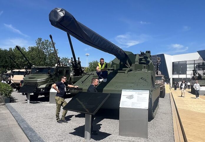 Das Artilleriesystem LORAS von KNDS auf der Eurosatory.