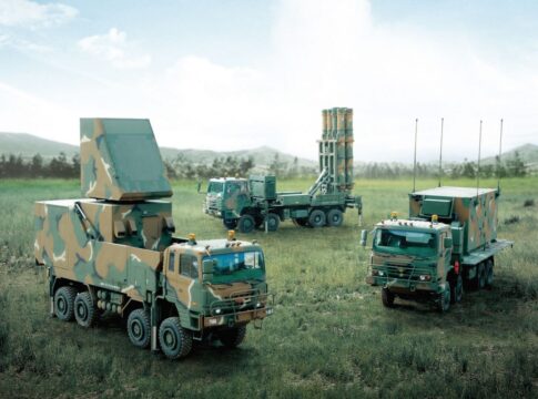Rheinmetall und die südkoreanische LIG wollen in Europa unter anderem ein Flugabwehrsystem mittlerer Reichweite vermarkten, bei dem es sich um M-SAM handeln dürfte.