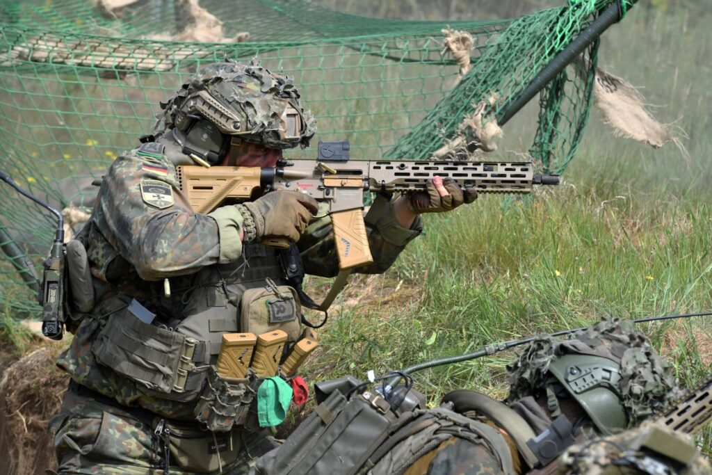 Ob der aufgesessene oder der abgesessene Kampf - der Gefechtsdienst wurde in allen Schwierigkeitsstufen durchgeführt, um die Fähigkeiten zum Kampf weiter zu stärken. 