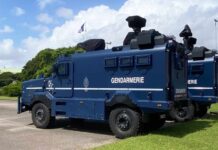 Der VIPG Centaure ersetzt bei der französischen Gendarmerie nationale das geschützte Fahrzeug VBRG aus den 1970er Jahren.