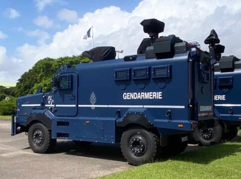 Gendarmerie nationale erhält weitere Centaure von Sofram 11 Der VIPG Centaure ersetzt bei der französischen Gendarmerie nationale das geschützte Fahrzeug VBRG aus den 1970er Jahren.