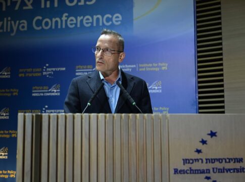 Israel will neue regionale Architektur zum Schutz aufbauen 11 Der Generaldirektor des israelischen Verteidigungsministeriums, Generalmajor a. D. Amir Baram, auf der Herzliya-Konferenz.