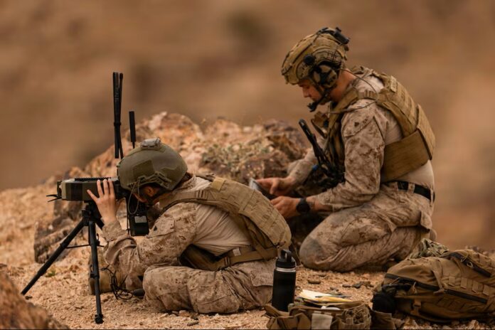 Joint Fire Observers (JFO) des U.S. Marine Corps während einer Luftnahunterstützungs-Übung.